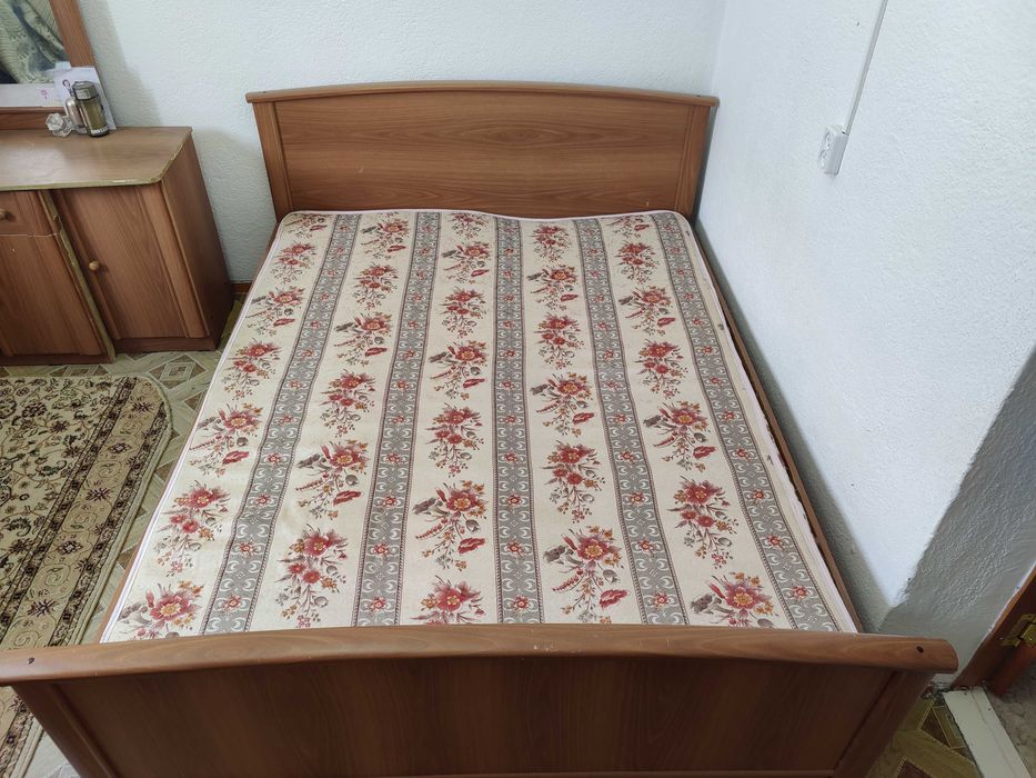 Кровать 205х165х85см