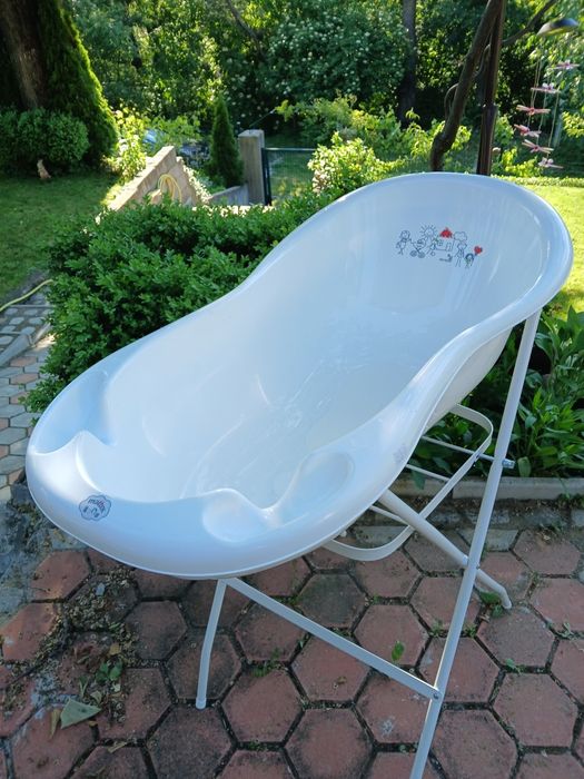Бебешка ваничка със стойка
