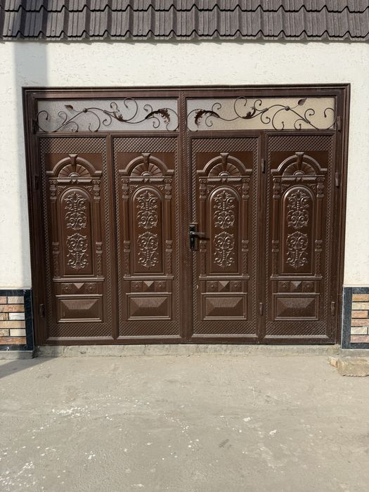 Darvoza eshiklar sotiladi