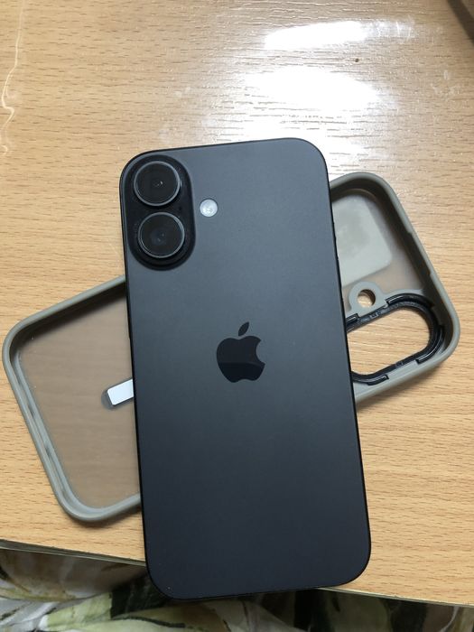 Продам iphone 16 black