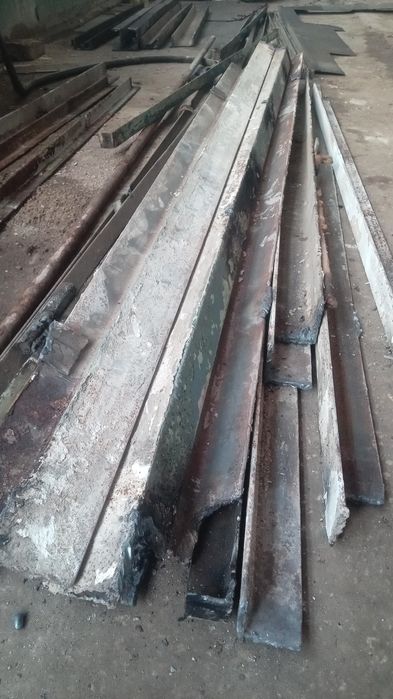 Продам уголок. трубы 200 т кг