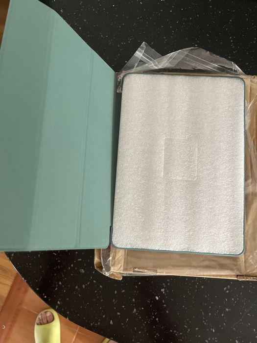 Чехол для IPhad 9.7.Новый.