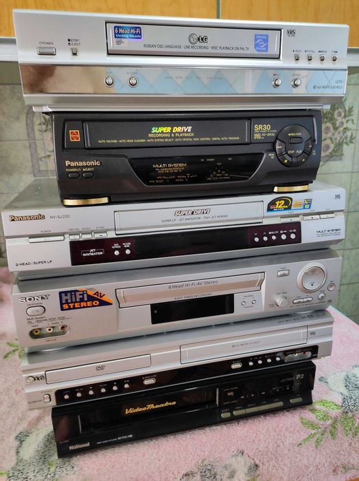 продам видеомагнитафон работают отлично