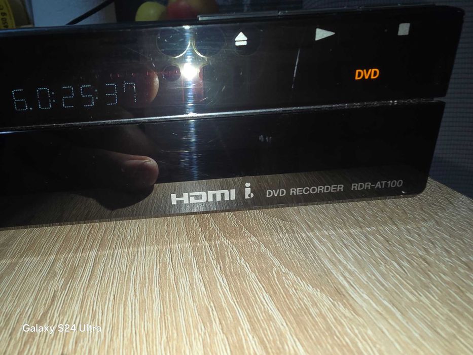 DVD Recorder Sony RDR-AT100, în stare bună de funcționare.