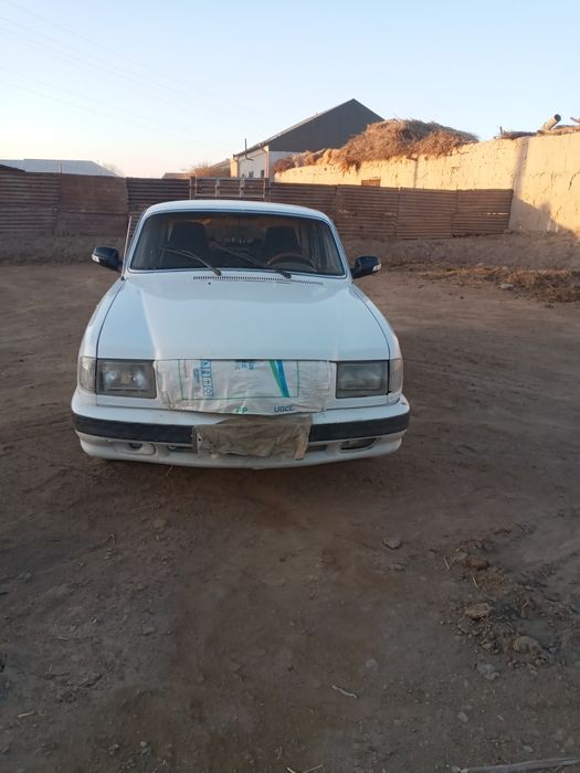 Газ 3110 сотилади.