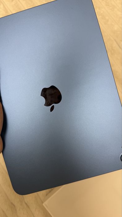 Apple iPad A16 с гарантией год