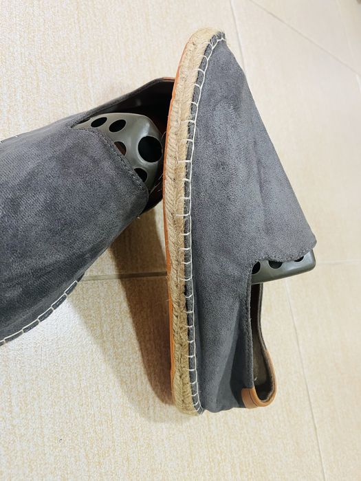 Продаются летние кроссовки 39р,туфли 39-40