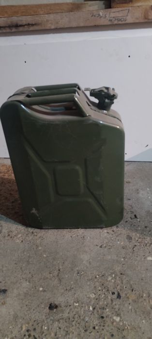 Продаётся канистра