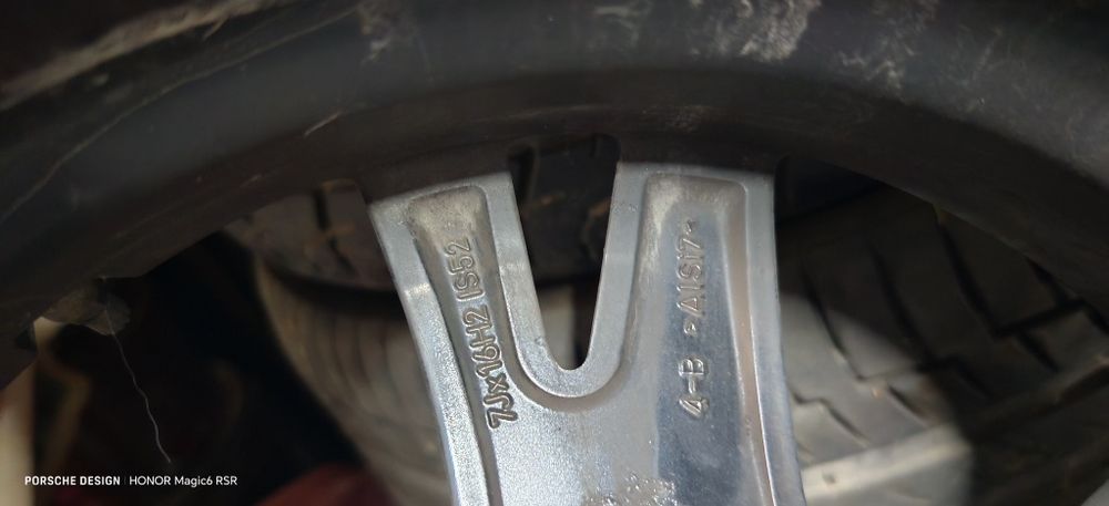 Set 4 jante originale BMW si cauciucuri iarna 205/60 R16