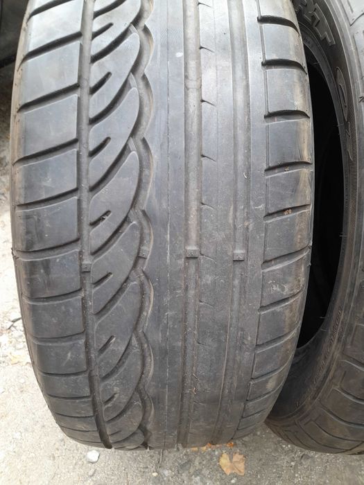 Продава гуми 235-55-17 цола,Дънлоп,четири броя