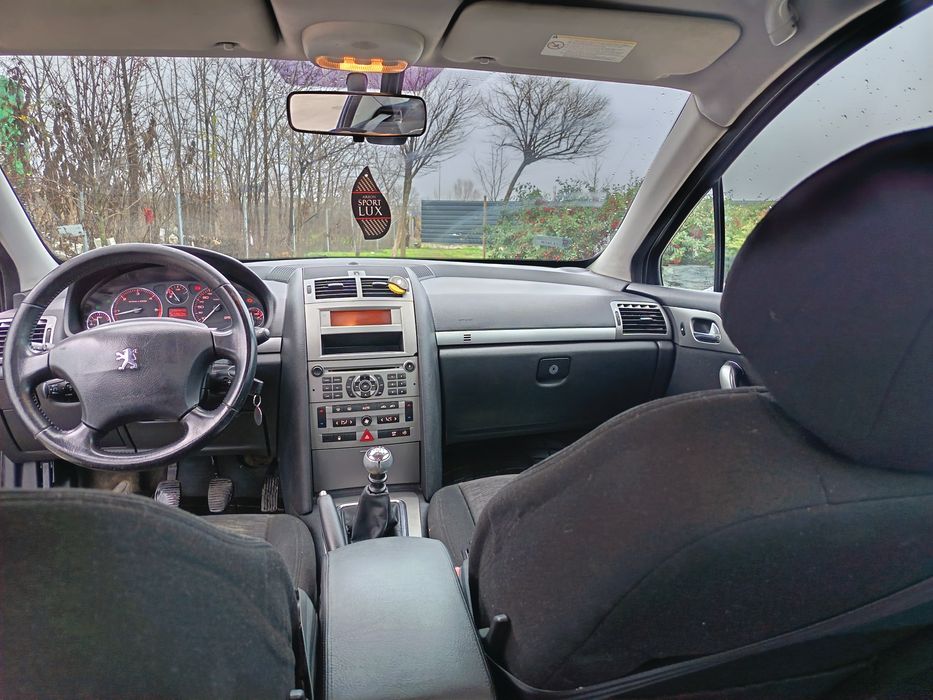 Vând sau schimb Peugeot