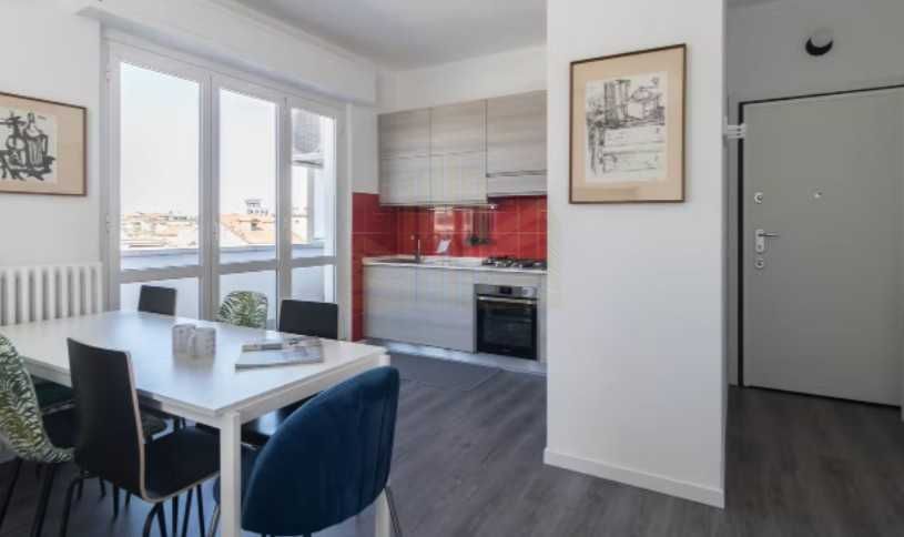 Дава се под наем Тристаен апартамент в Пловдив, Център - 75 кв.м за 255 € - Снимка #1