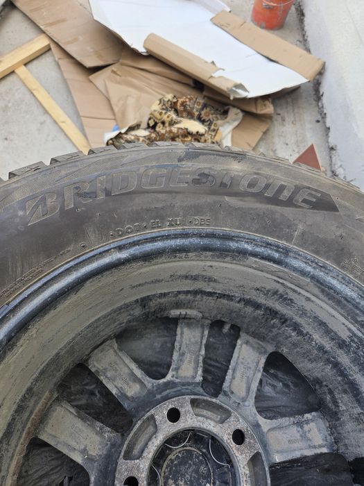 Продам шины 28560R18