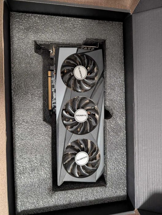 Placă video RTX 3060 Ti