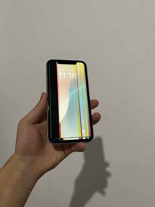 iPhone XR 128 гб Есим