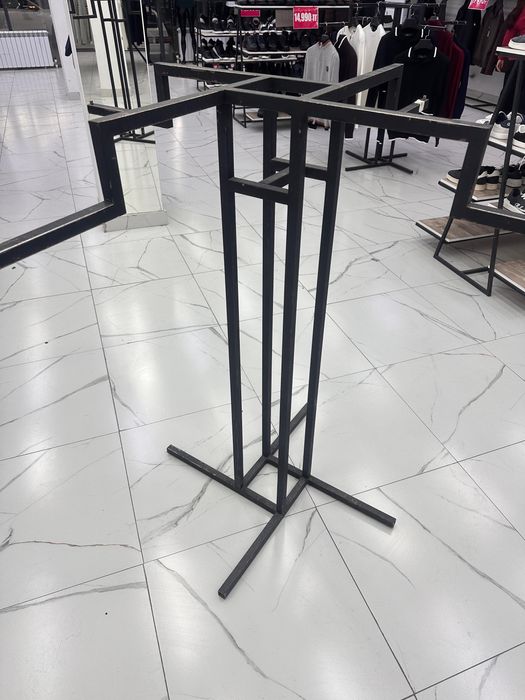 Вешалка для магазин одежды