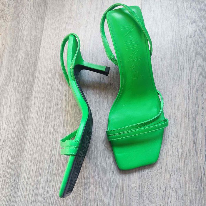 Дамски сандали и обувки Mango