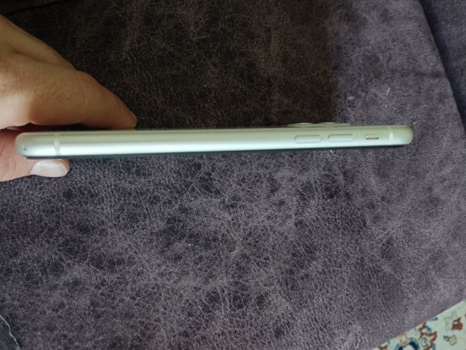 Продам Айфон 11, 128гб