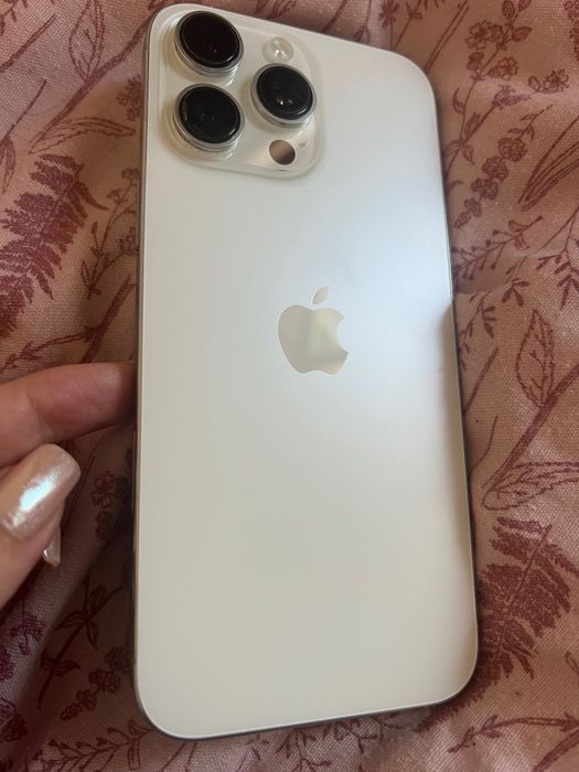 iPhone 16 pro Max titanium 256Gb бял