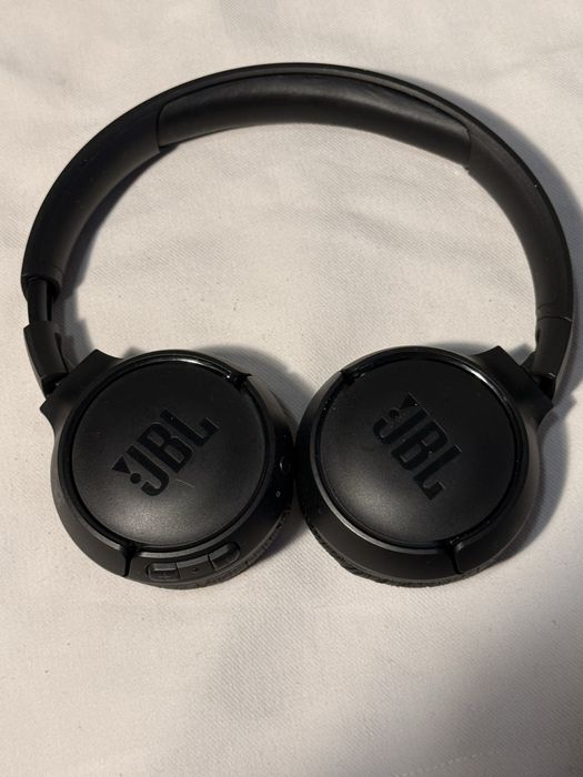 Casti JBL ca noi
