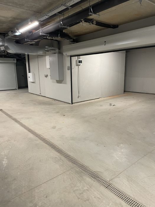 Дава се под наем Гараж / Паркомясто в София, Гео Милев - 15 кв.м за 153 € - Снимка #3