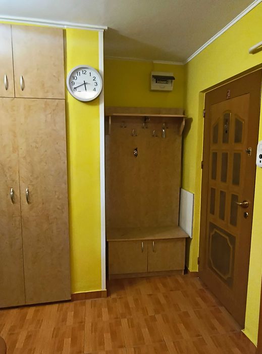 Închiriez apartamet