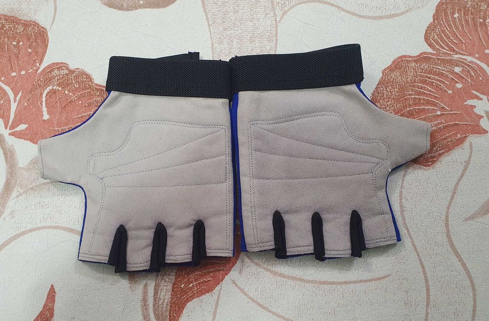 Комплект - кикбокс бандаж(протектор), и фитнес ръкавици