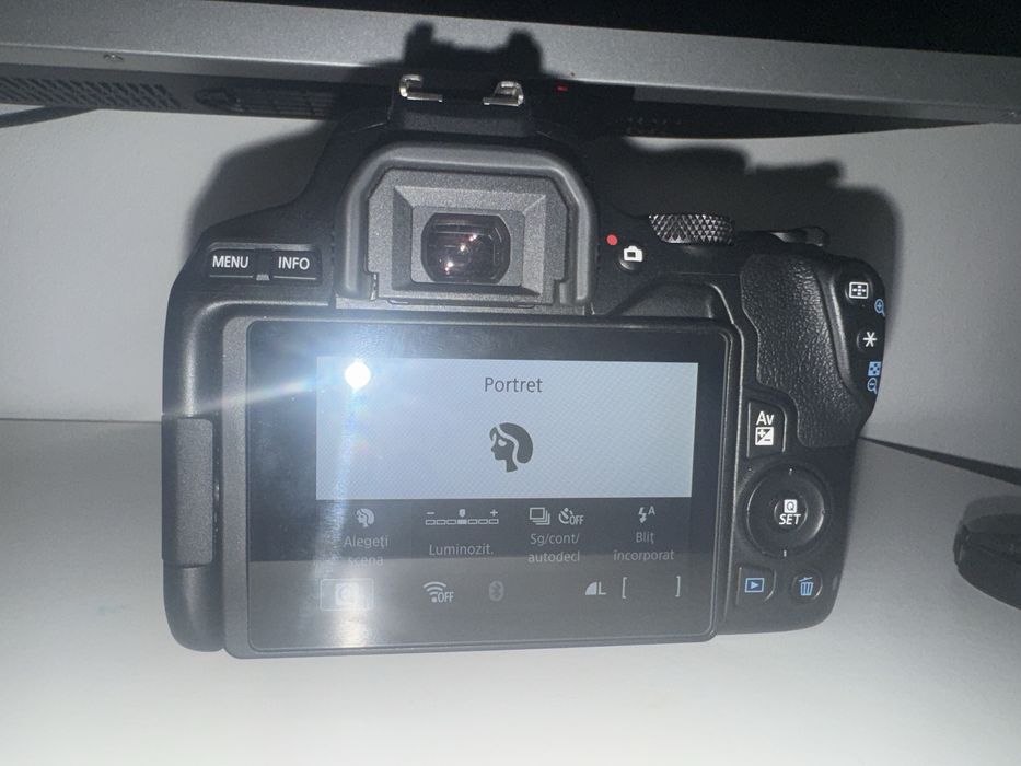 Canon EOS 250D  +accesori