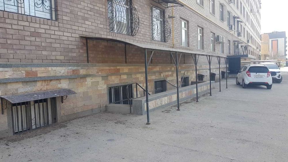 Ko'p qavatli turar joy binosinig padvali sotiladi