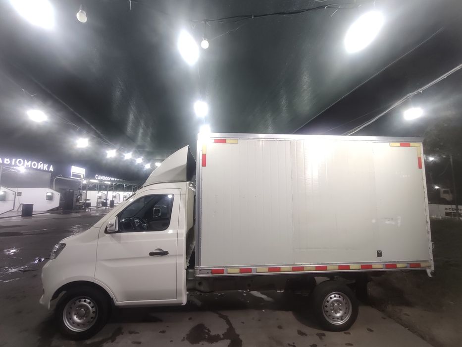 Avtomobil Changan T3