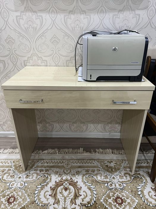 Продается шифонер, 2 тумбы, трюмо