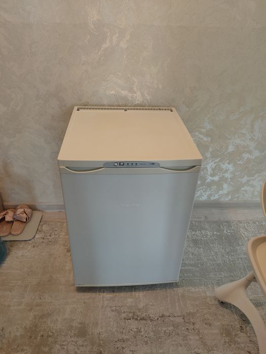 Морозилка продам