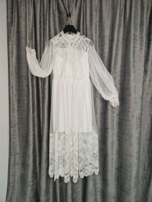 Vând rochie albă pentru cununie civilă