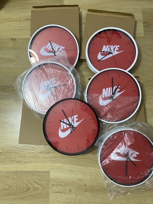Часы настенные  NIKE