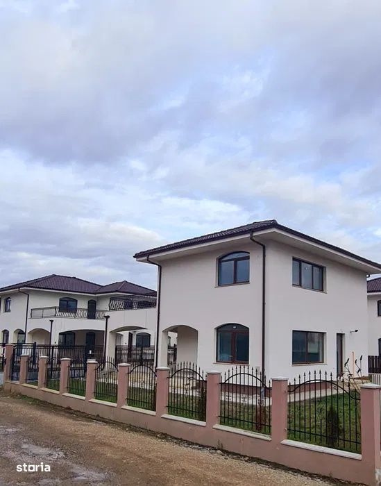 Case individuale noi, teren 380–400 mp, garaj si 3 bai | Dezmir