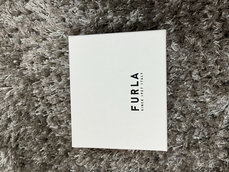 картодържател. Furla