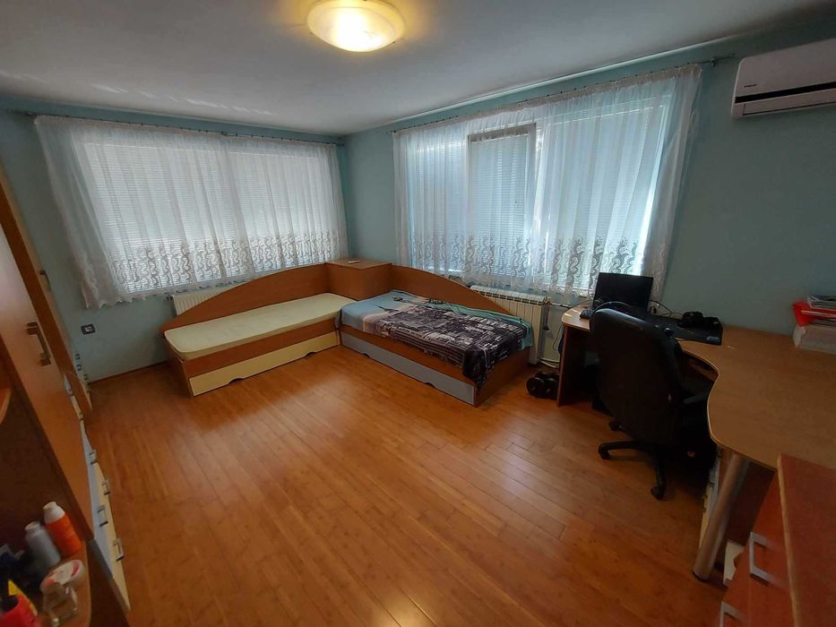 Продава се Тристаен апартамент в Търговище, Център - 115 кв.м за 1242 €/кв.м - Снимка #8