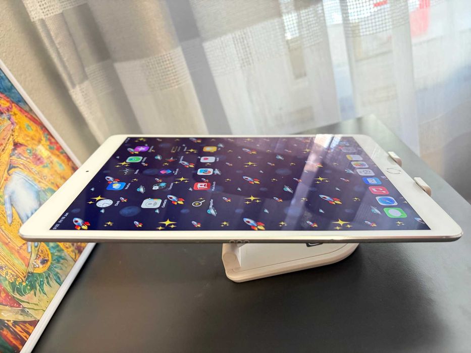 Apple iPad Pro 1gen A1709 10.5' 64GB WiFi + Cellular / Silver [4GB RAM]