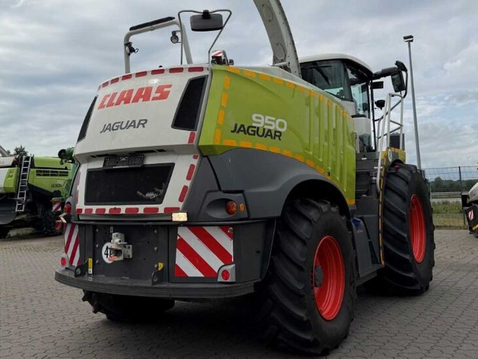 Кормоуборочный комбайн Claas Jaguar 950