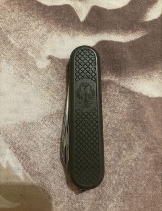 Продавам лот от три ножа