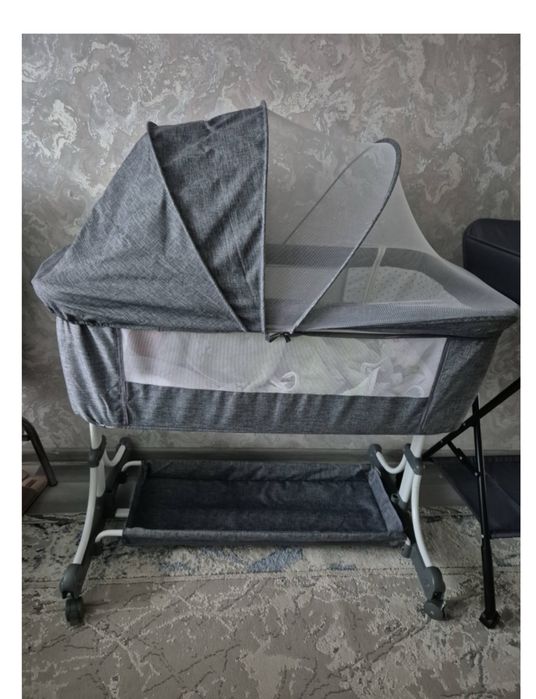 Продам манежную кровать