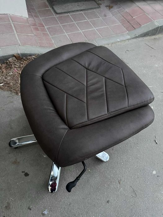 Президентски офис стол Carmen 6100