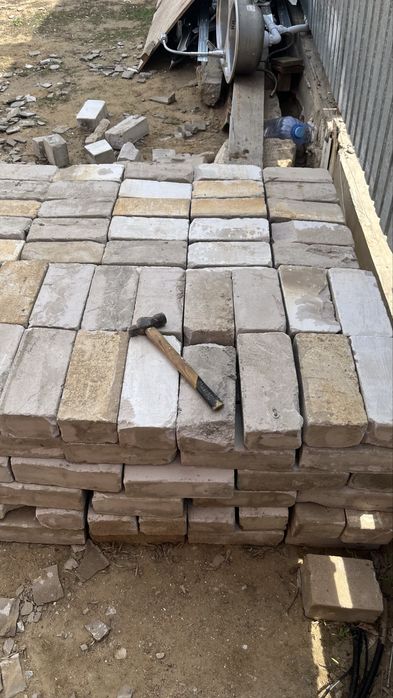 продаю кирпичи б/у