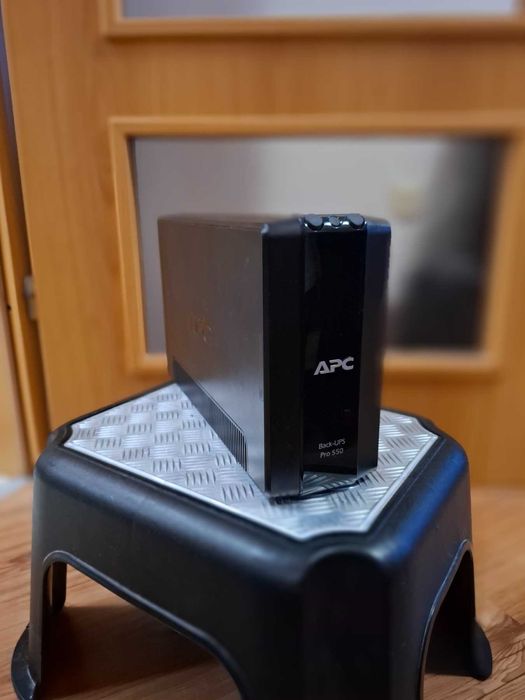 UPS APC Back-UPS Pro 550