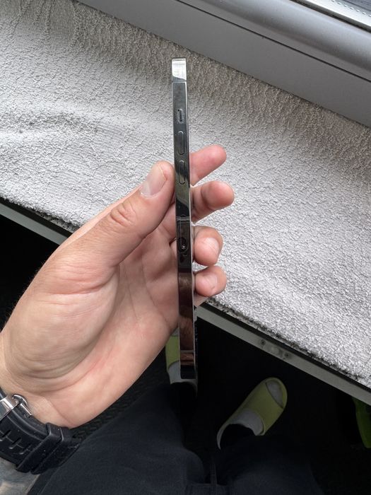 Iphone 12 pro max ..