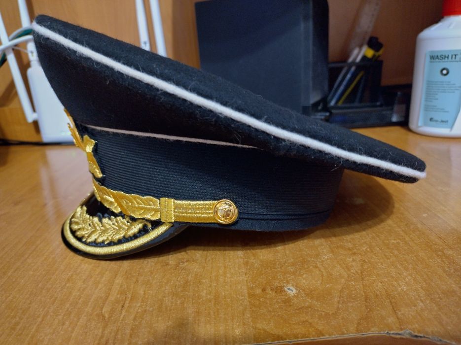Chipiu Cascheta Casca Militara Parada Amiral Comunista Sovietica  Plus Un Tricou Pentru Marinari