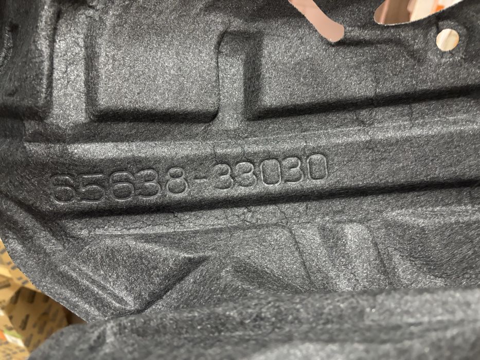 Подкрыльник задний камри 40-45 левый