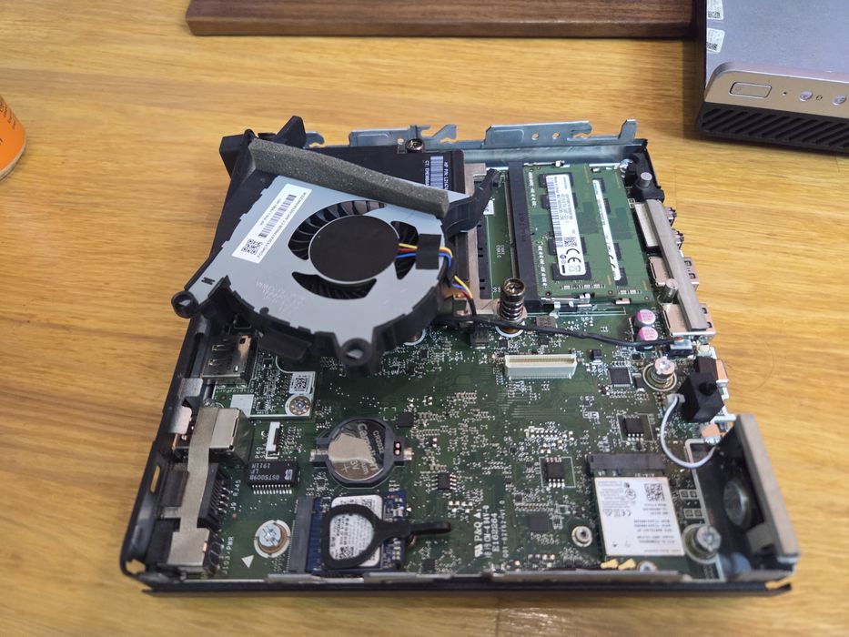 HP mini elitedesk g4 amd ryzen 2200ge