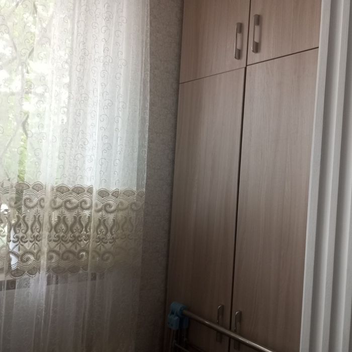 Яшаш, офис, магазин ва турли хизмат курсатиш учун уй сотилади.