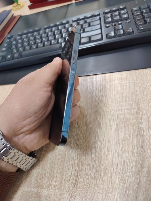 Iphone 12 pro 128 gb batareya 100 % Kuchaytirilgan qo'ydim yaqinda